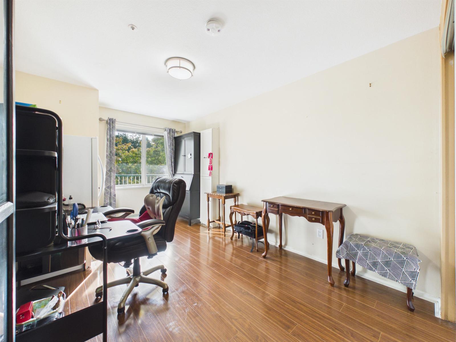 Photo of 213 10082 132 STREET 18