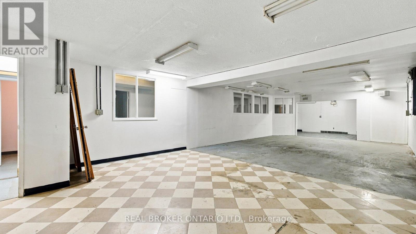 3 Bath Industrial for Sale in Carleton Place – 71 INDUSTRIAL AVENUE, Carleton Place – MLS# X14099336 - Image 27