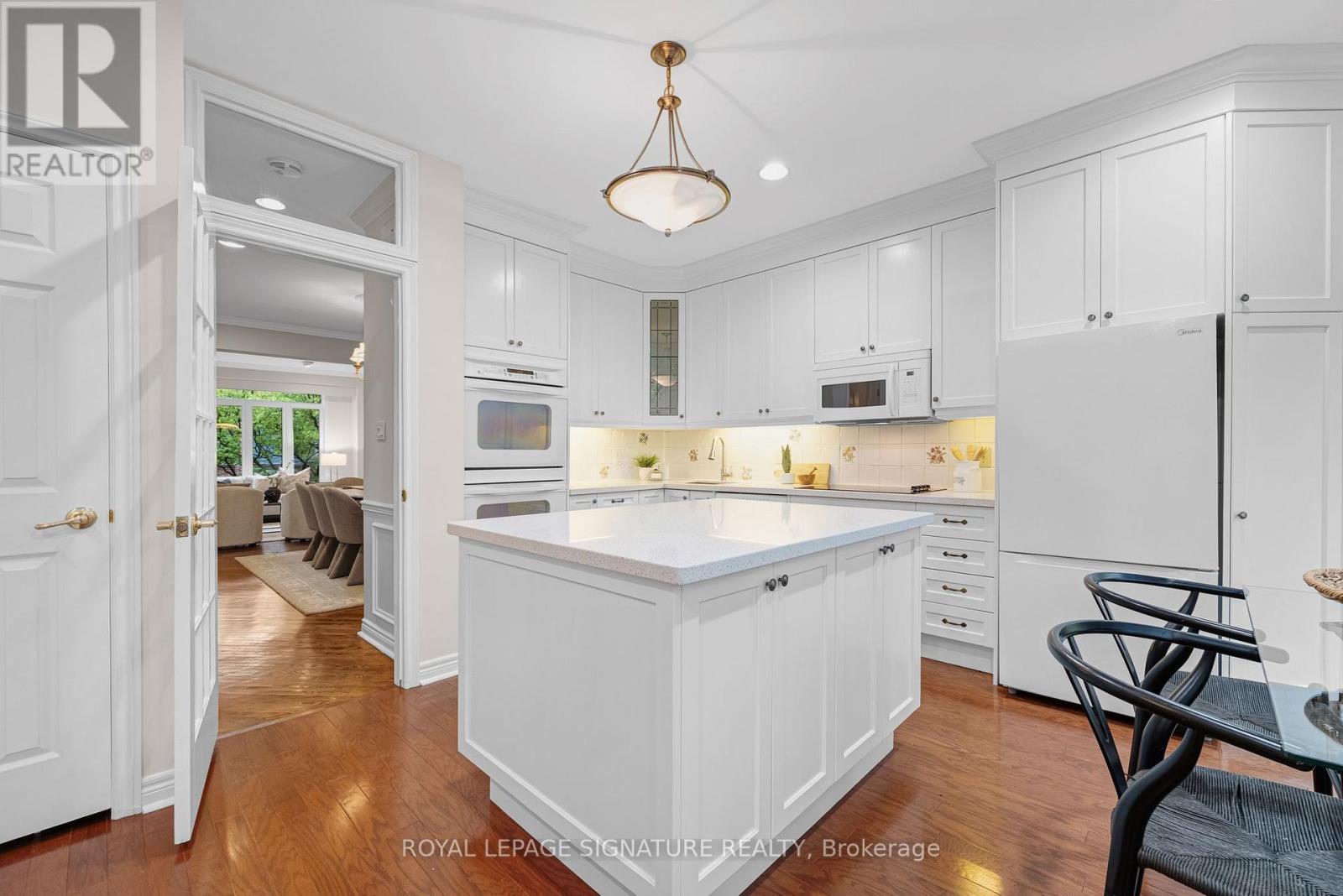 177 St Clements Avenue, Toronto, ON photo 8