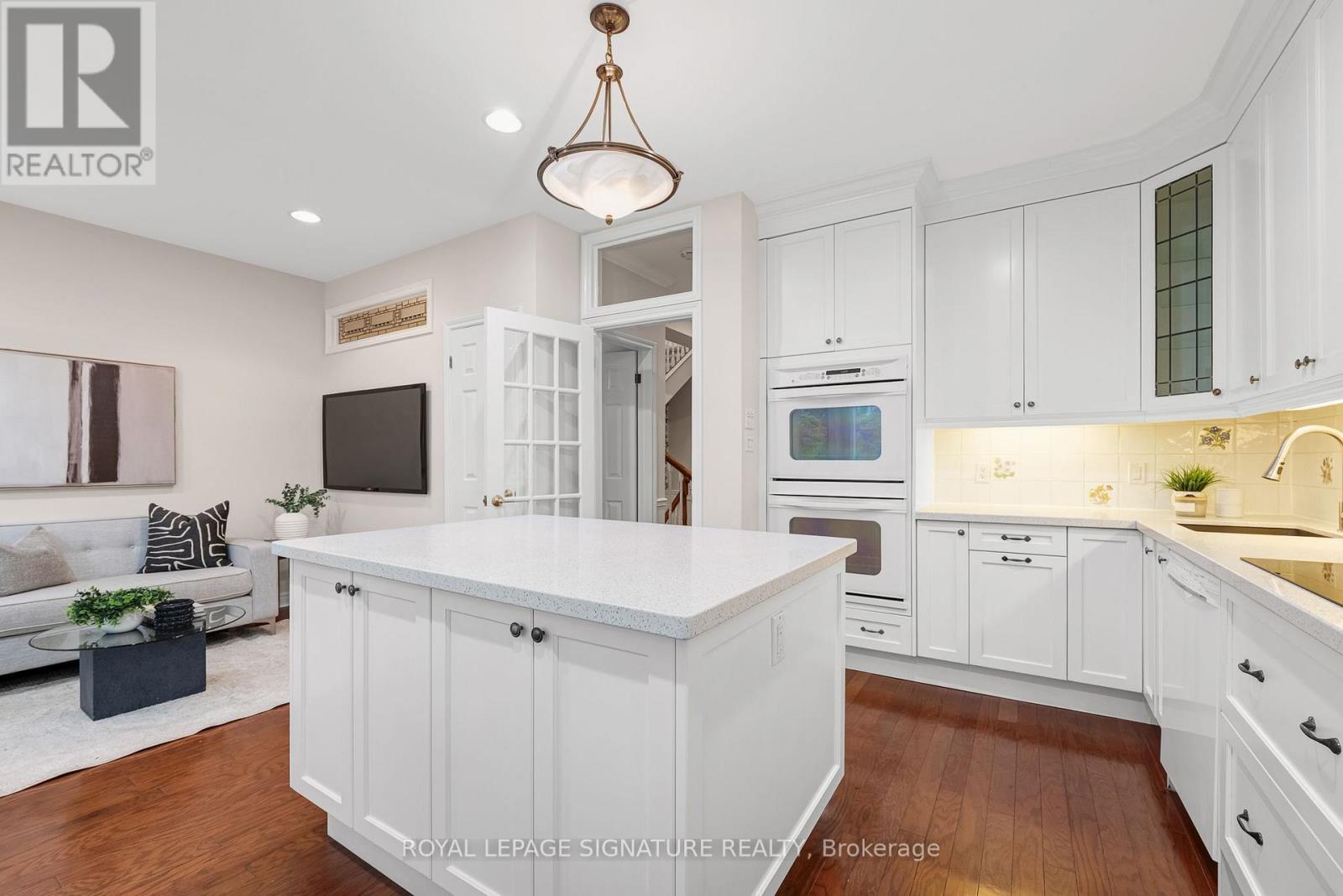 177 St Clements Avenue, Toronto, ON photo 9