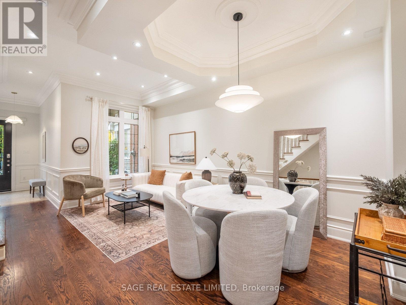 18A Sherwood Avenue, Toronto, ON photo 3