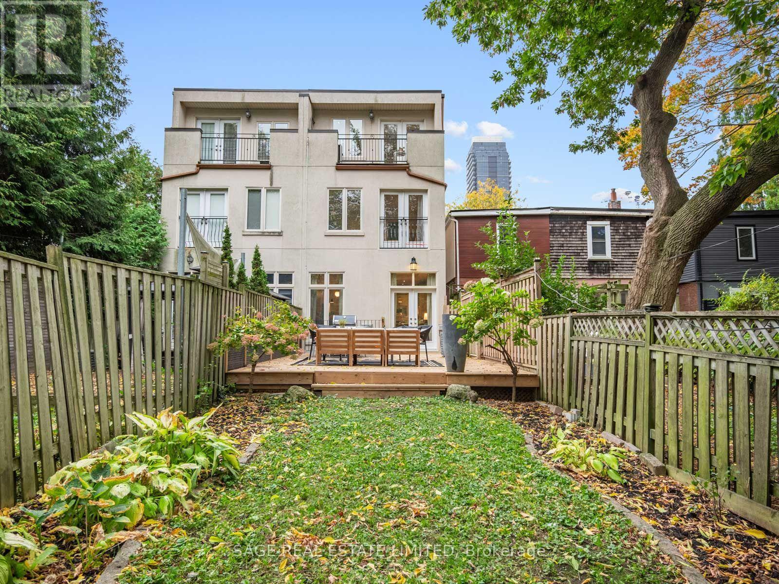 18A Sherwood Avenue, Toronto, ON photo 43