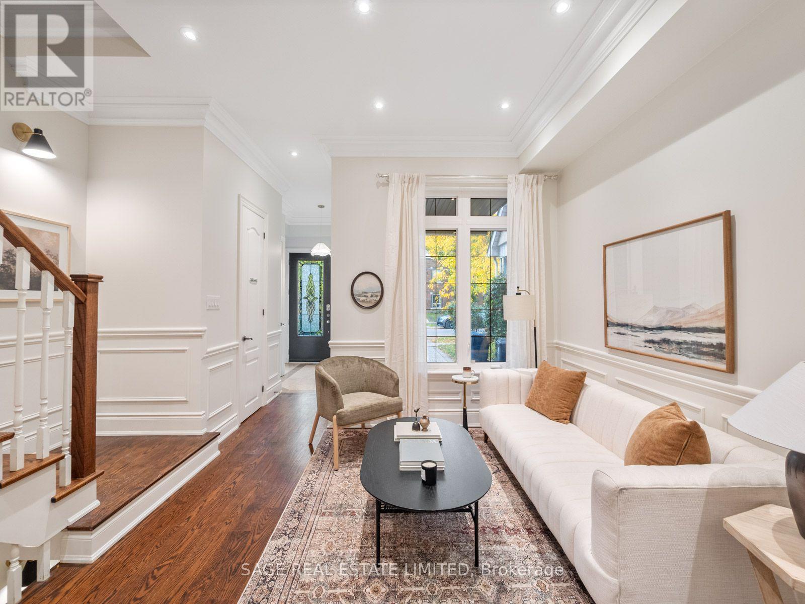 18A Sherwood Avenue, Toronto, ON photo 5