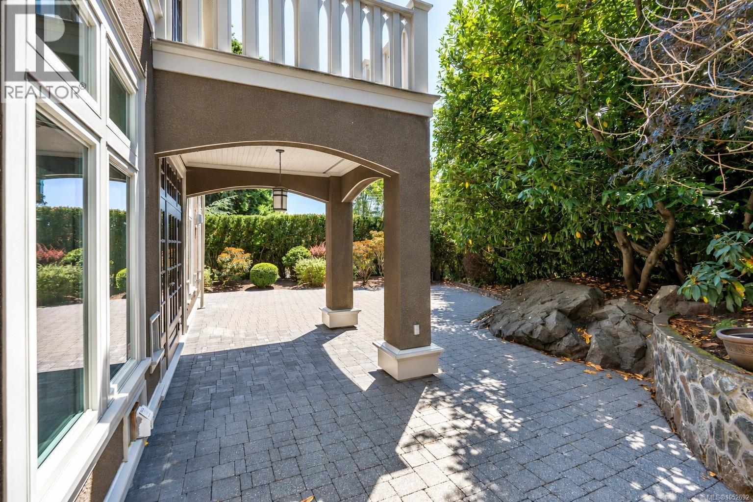  1568 Montgomery Avenue, Victoria