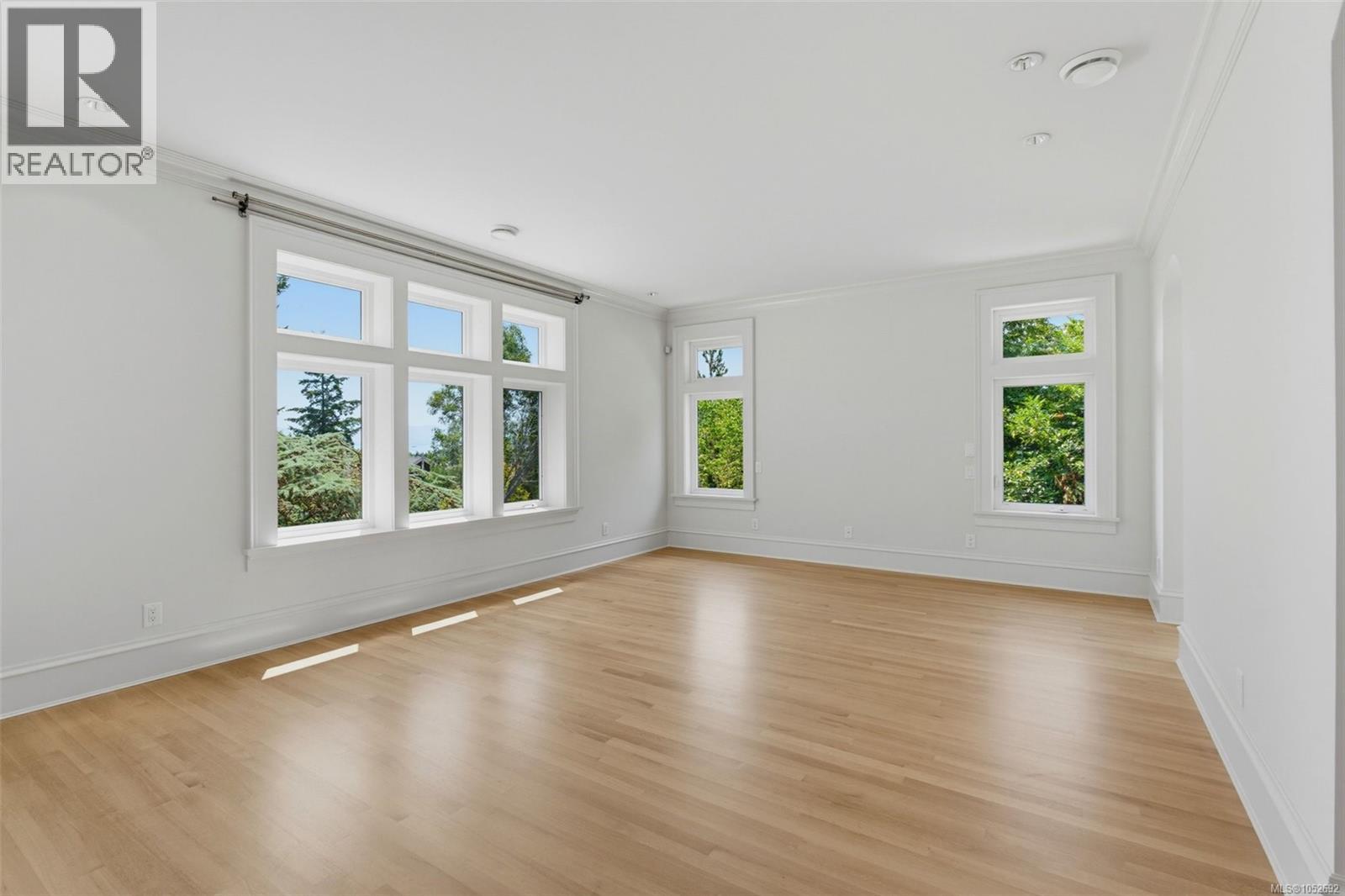  1568 Montgomery Avenue, Victoria
