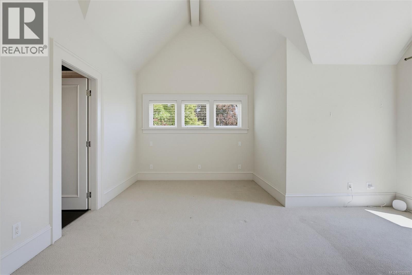 1568 Montgomery Ave - 42