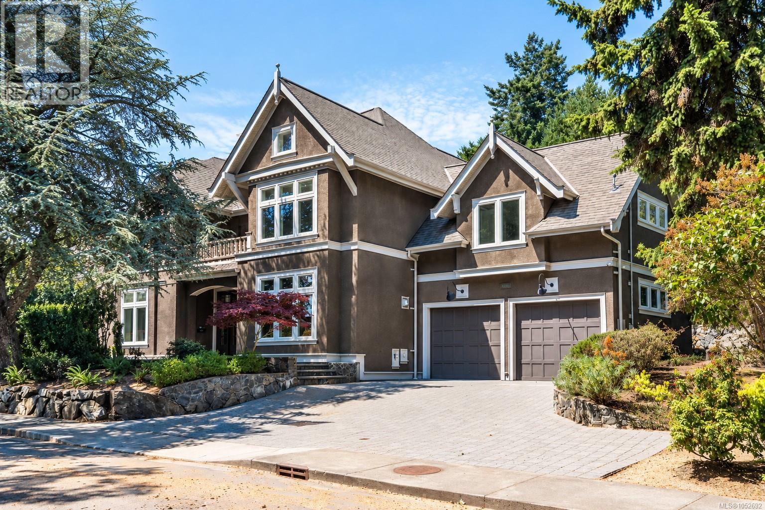  1568 Montgomery Avenue, Victoria