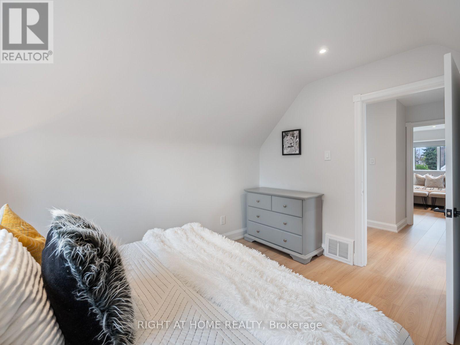 49 Amsterdam Avenue, Toronto, ON photo 29