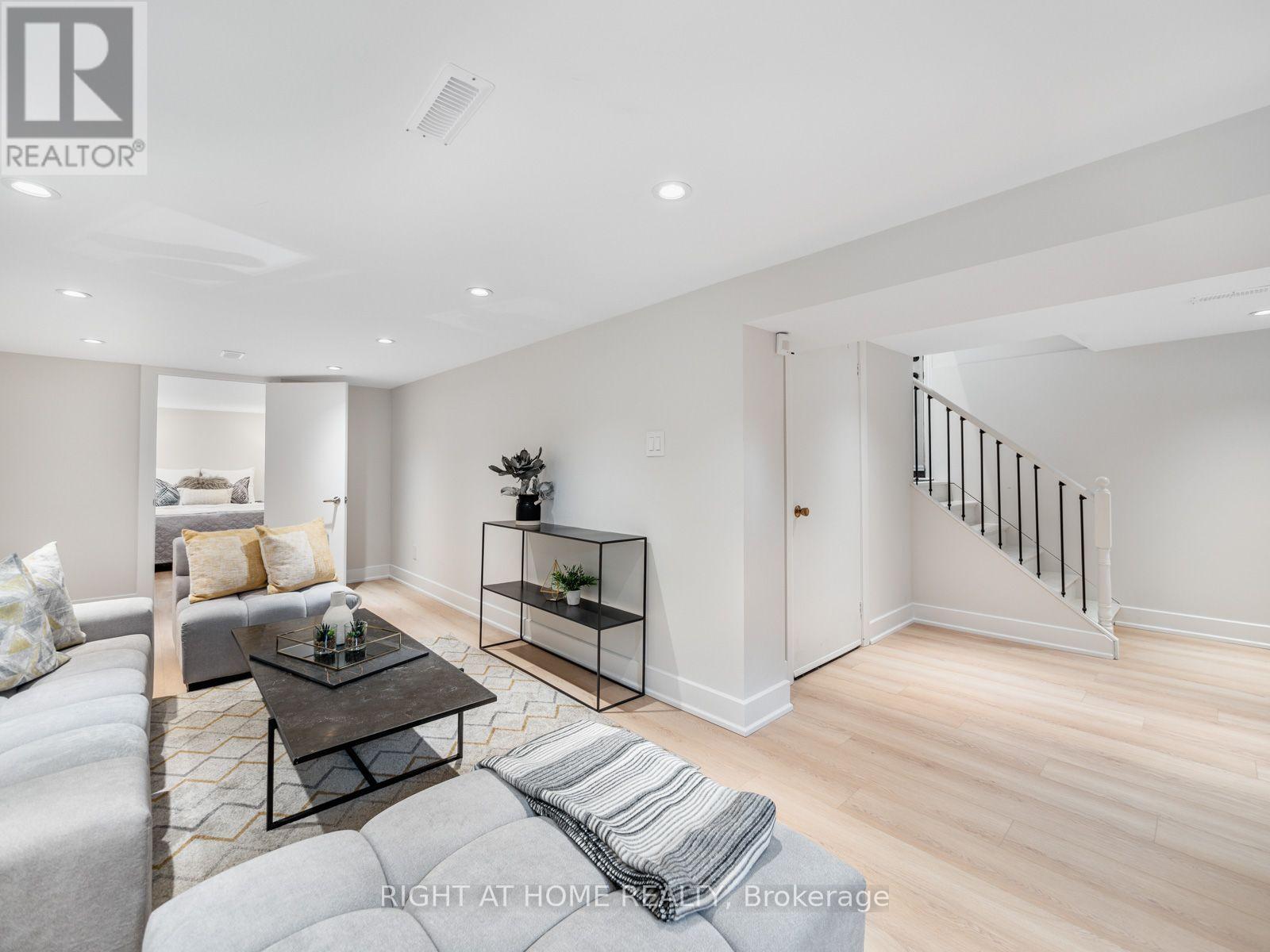 49 Amsterdam Avenue, Toronto, ON photo 34