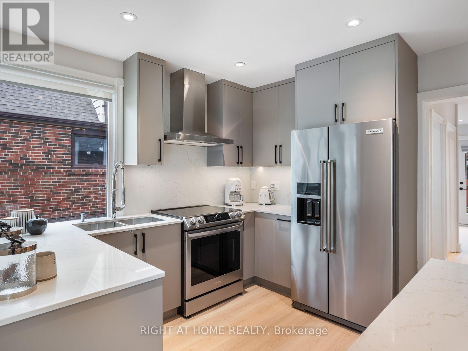 49 Amsterdam Avenue, Toronto, ON photo 6