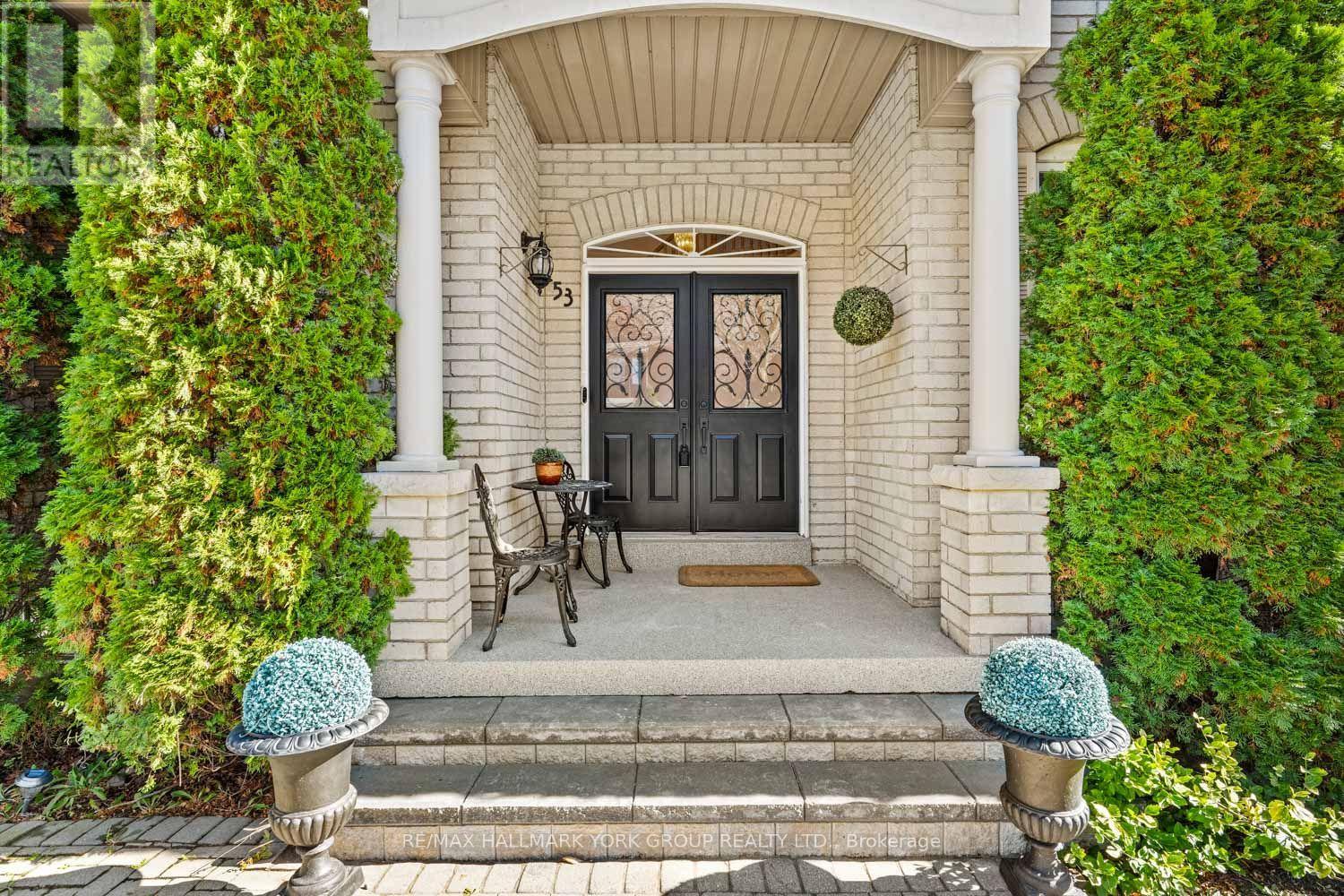 53 Catalina Crescent, Richmond Hill, ON photo 5