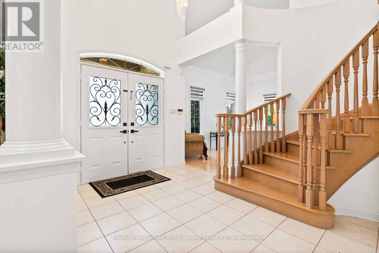 53 Catalina Crescent, Richmond Hill, ON photo 6