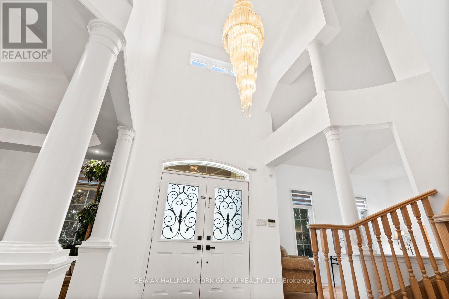 53 Catalina Crescent, Richmond Hill, ON photo 7