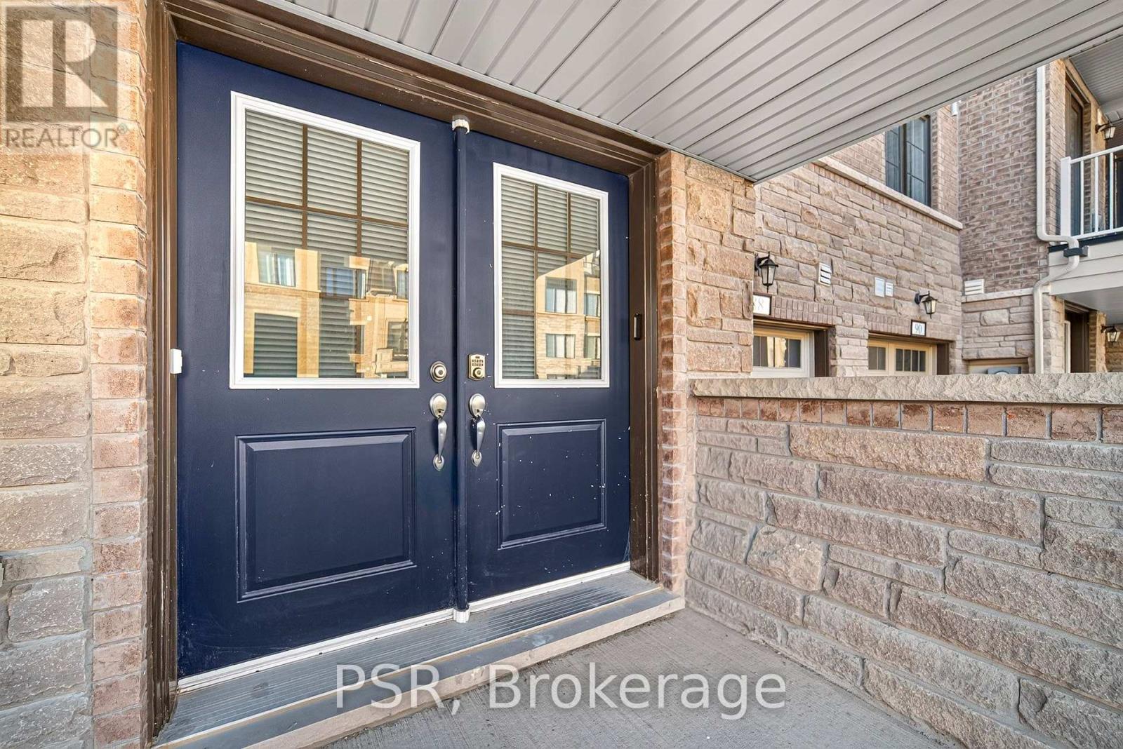 88 WILLIAM SHEARN CRESCENT - 23