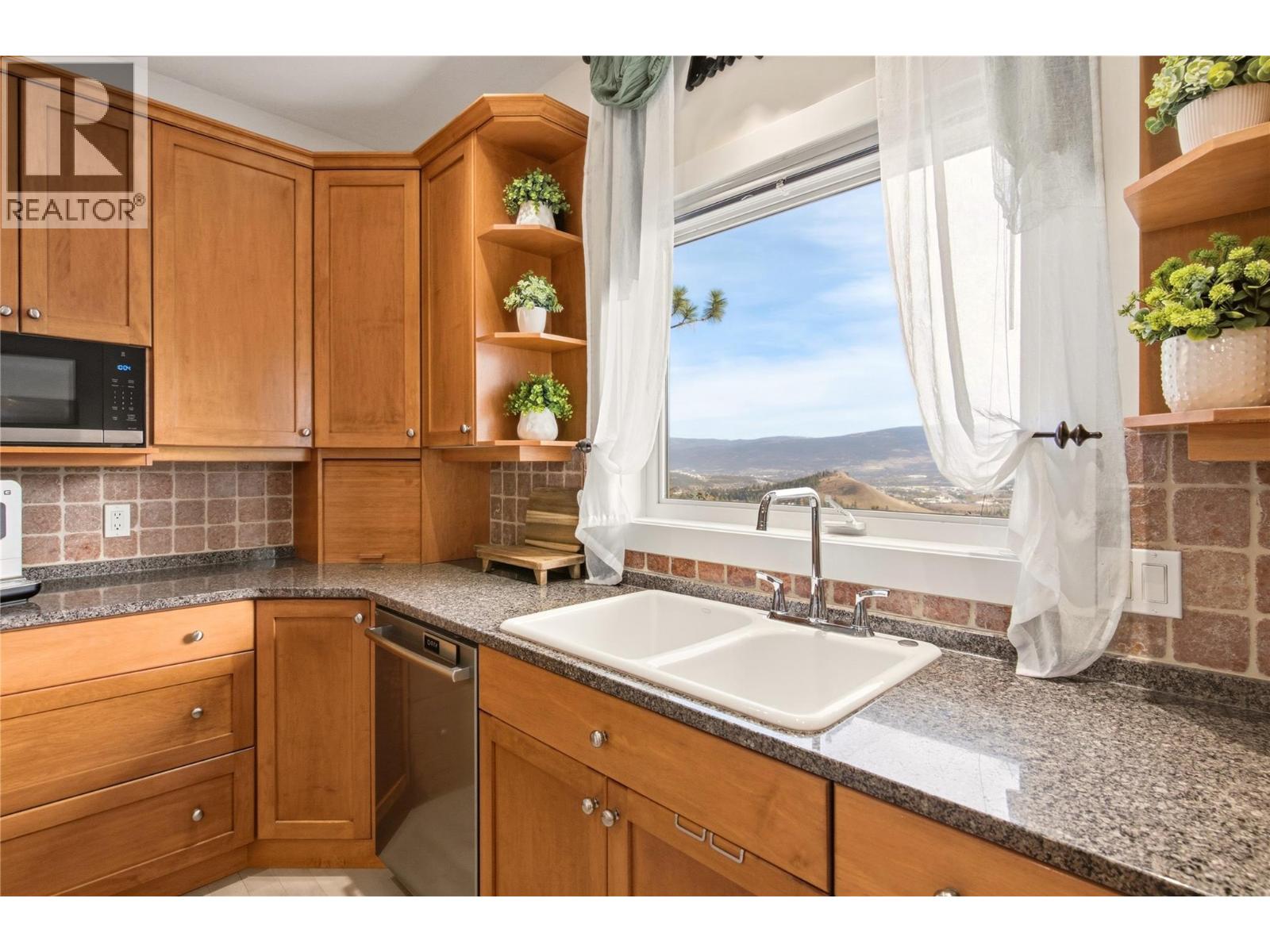 1030 Skeena Drive - 12