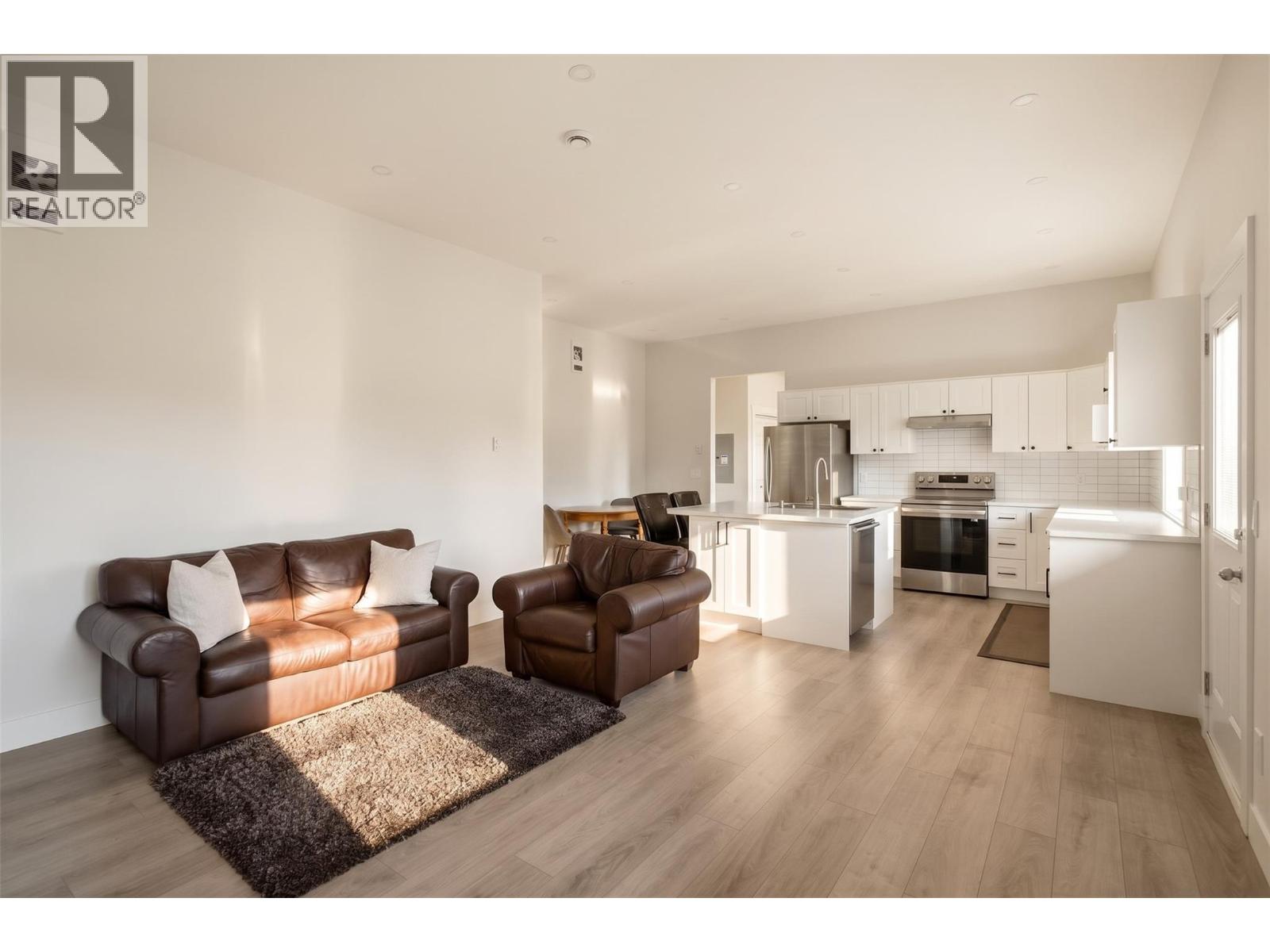  1030 Skeena Drive, Kelowna