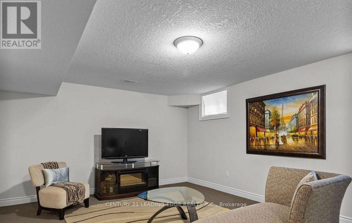 9 Kierland Road, Barrie photo 27