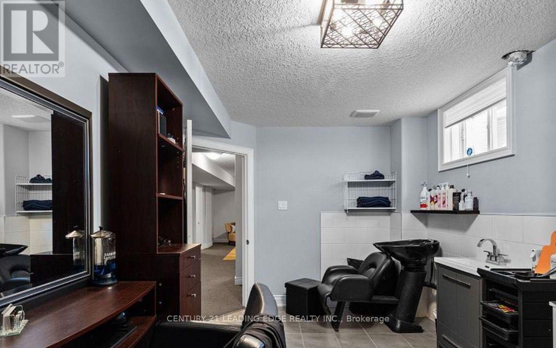 9 Kierland Road, Barrie photo 31