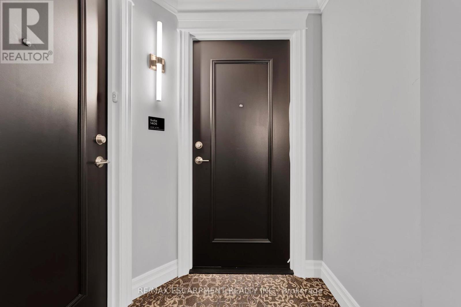 #1405 220 FORUM DRIVE - 21