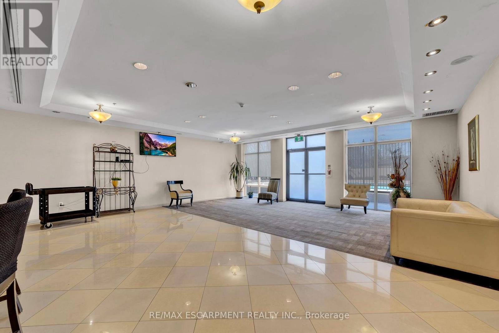 #1405 220 FORUM DRIVE - 26