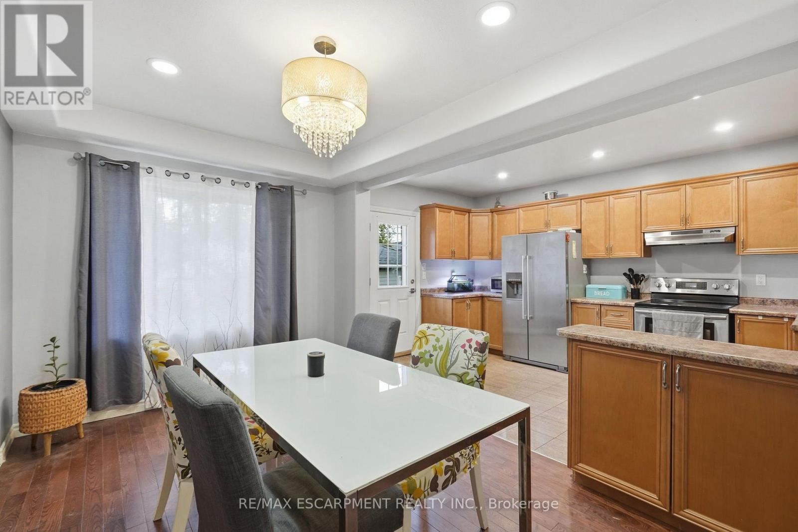 32 Oak Avenue, Hamilton, ON photo 11