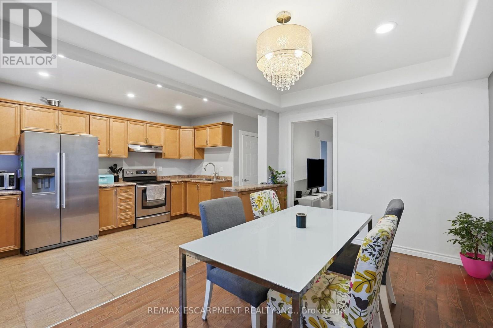 32 Oak Avenue, Hamilton, ON photo 12