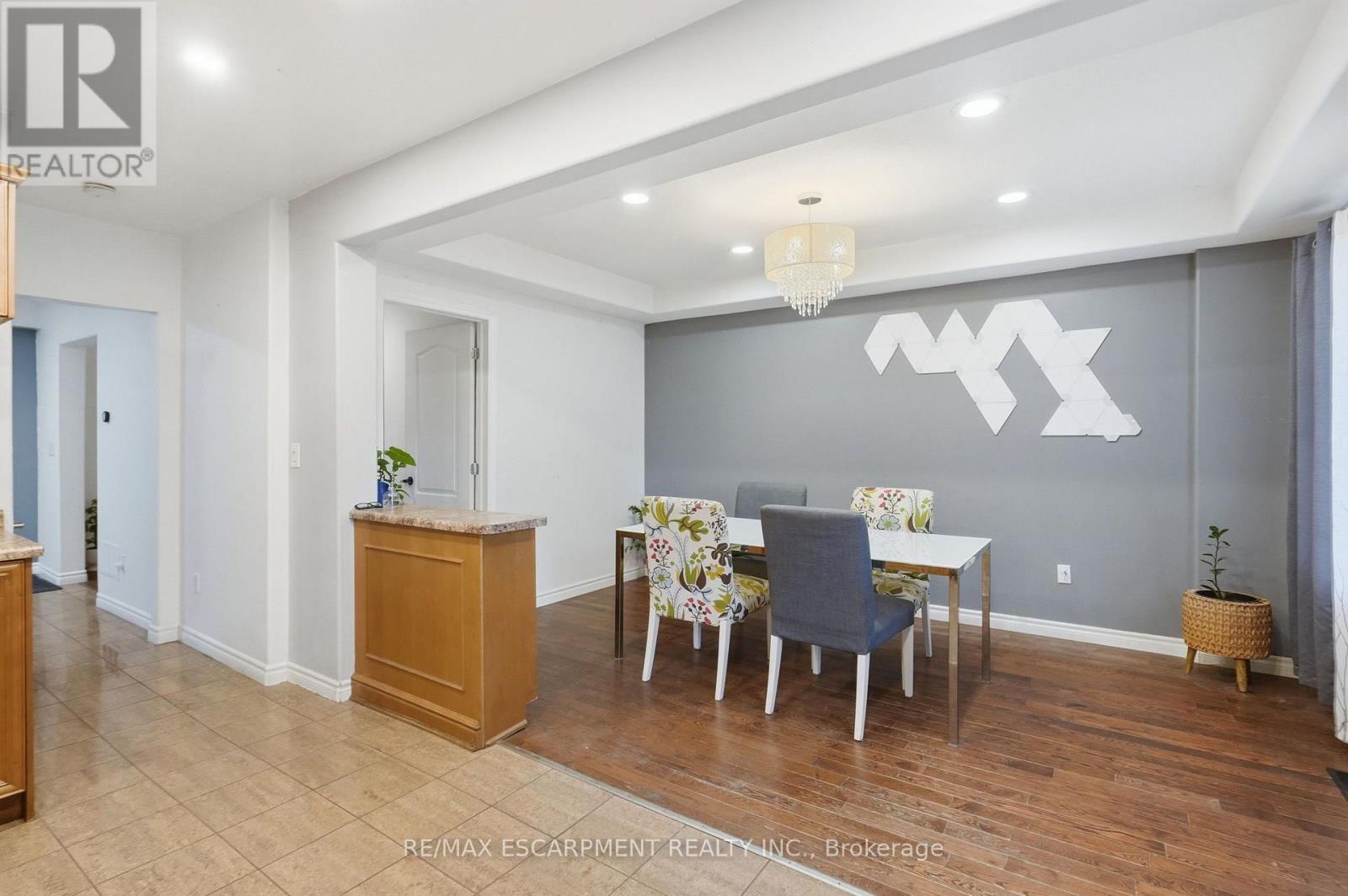 32 Oak Avenue, Hamilton, ON photo 13