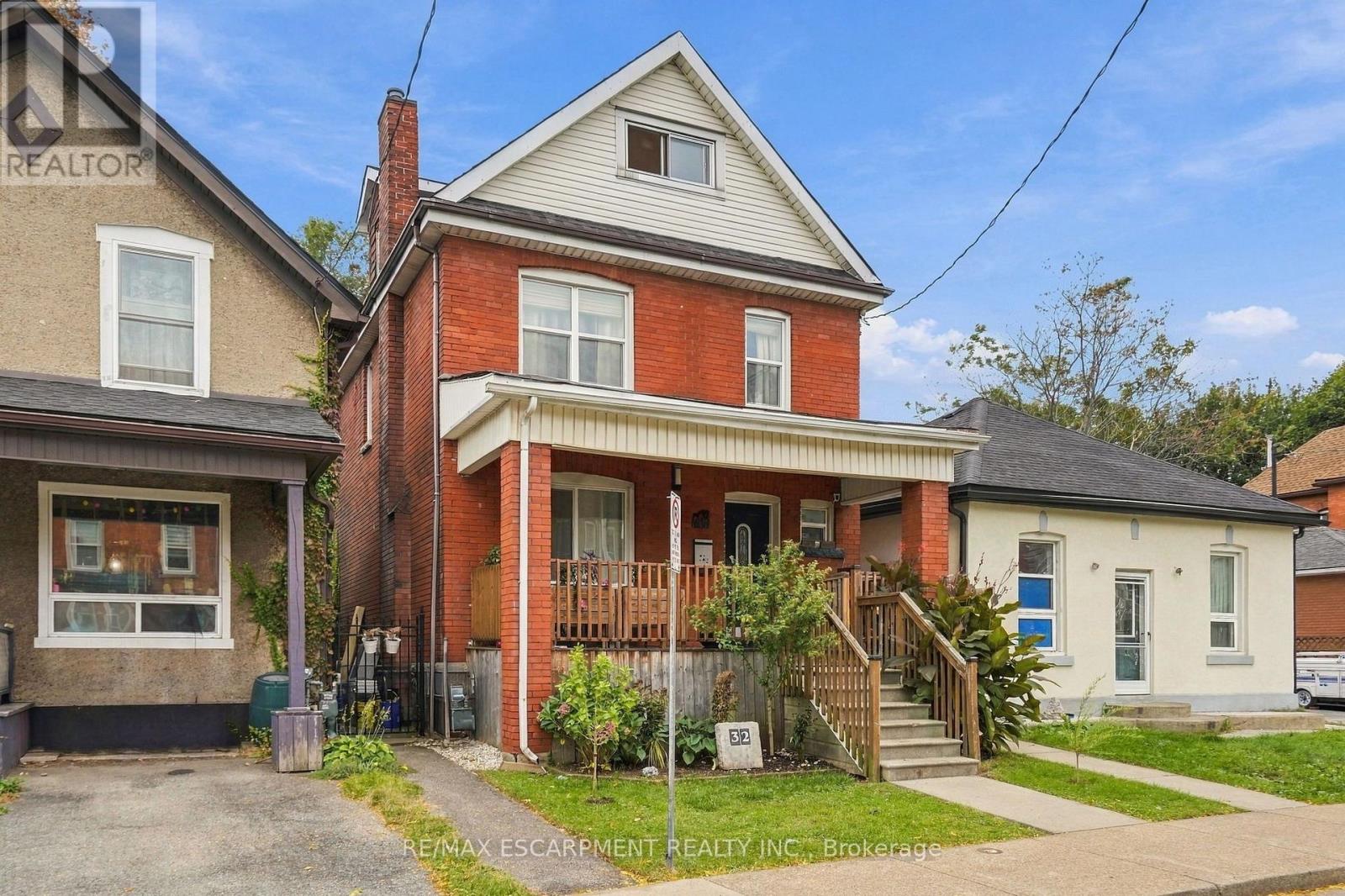 32 Oak Avenue, Hamilton, ON photo 2