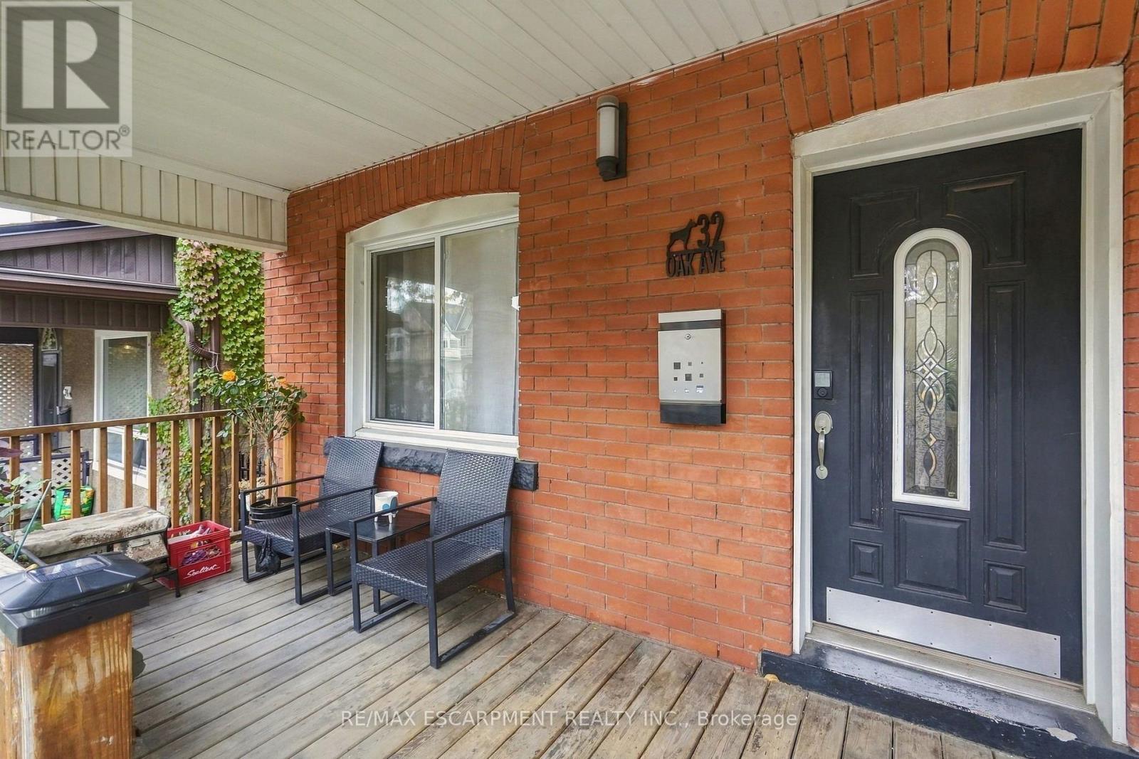32 Oak Avenue, Hamilton, ON photo 3