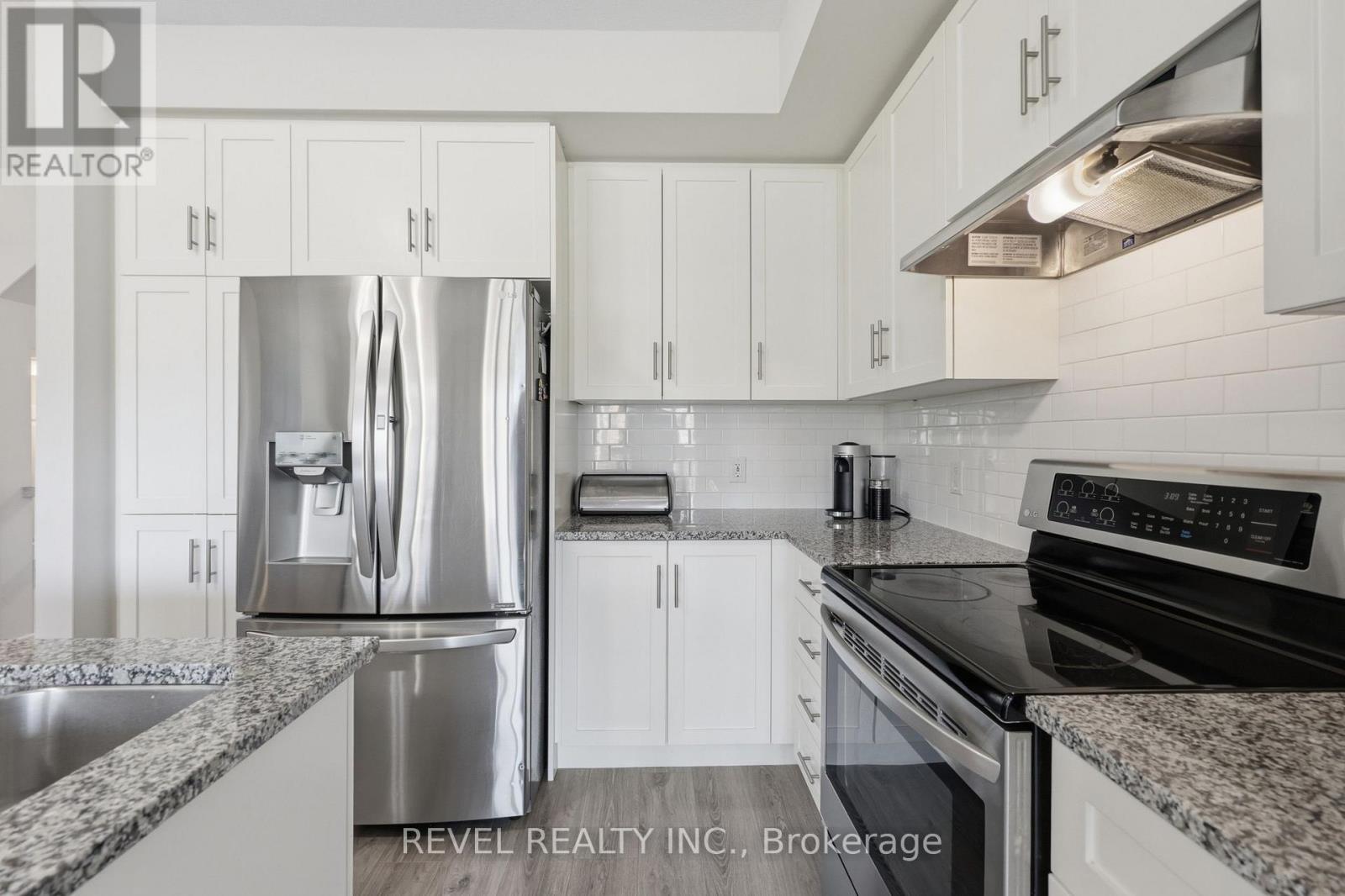19 HIBISCUS LANE - 13