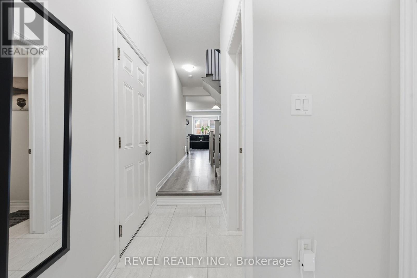 19 HIBISCUS LANE - 32