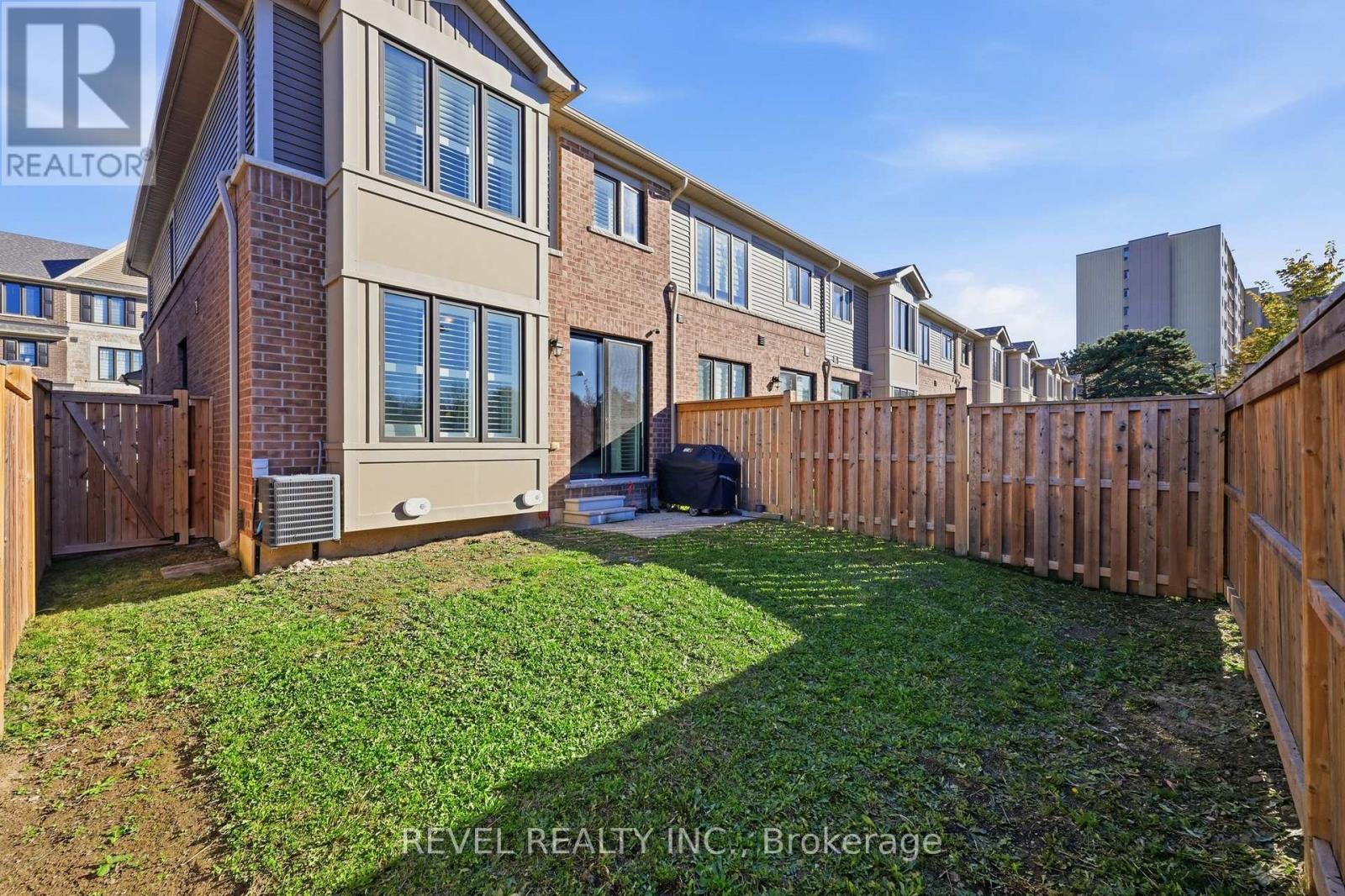 19 HIBISCUS LANE - 33
