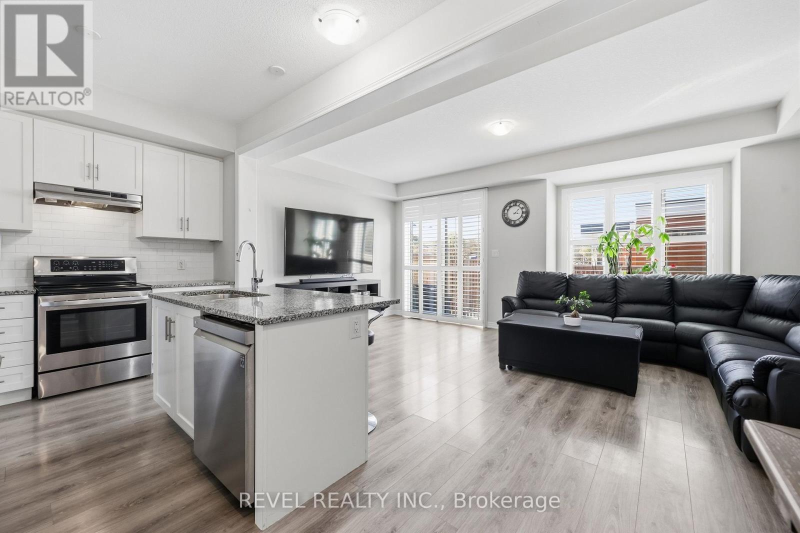 19 HIBISCUS LANE - 5