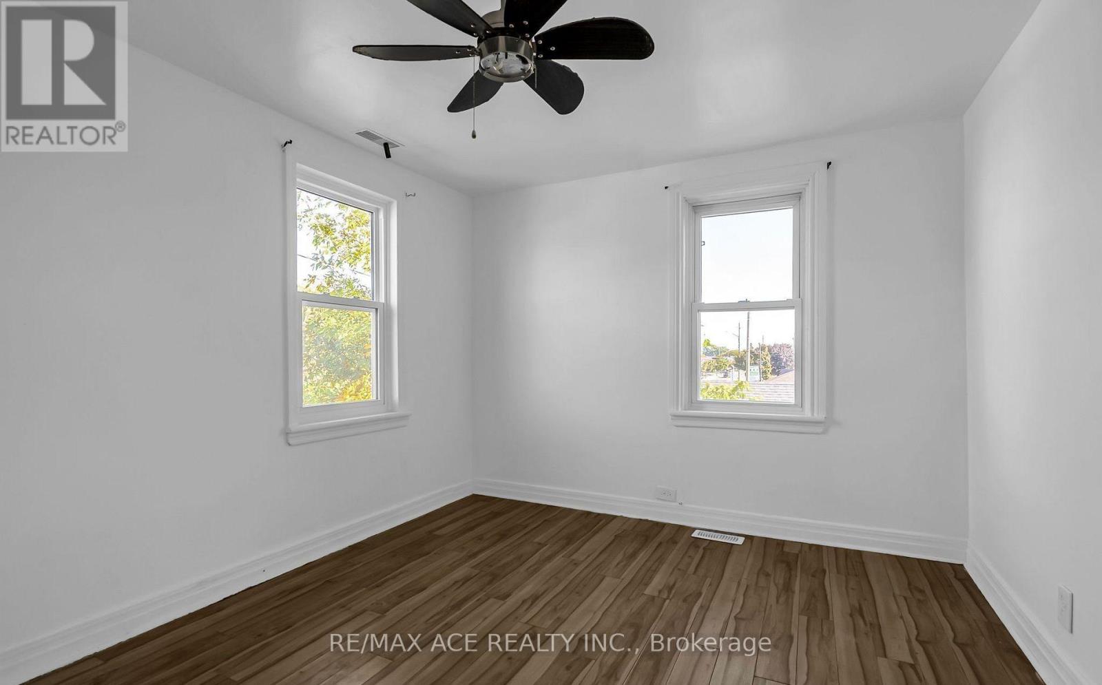 1606 PITT STREET - 11
