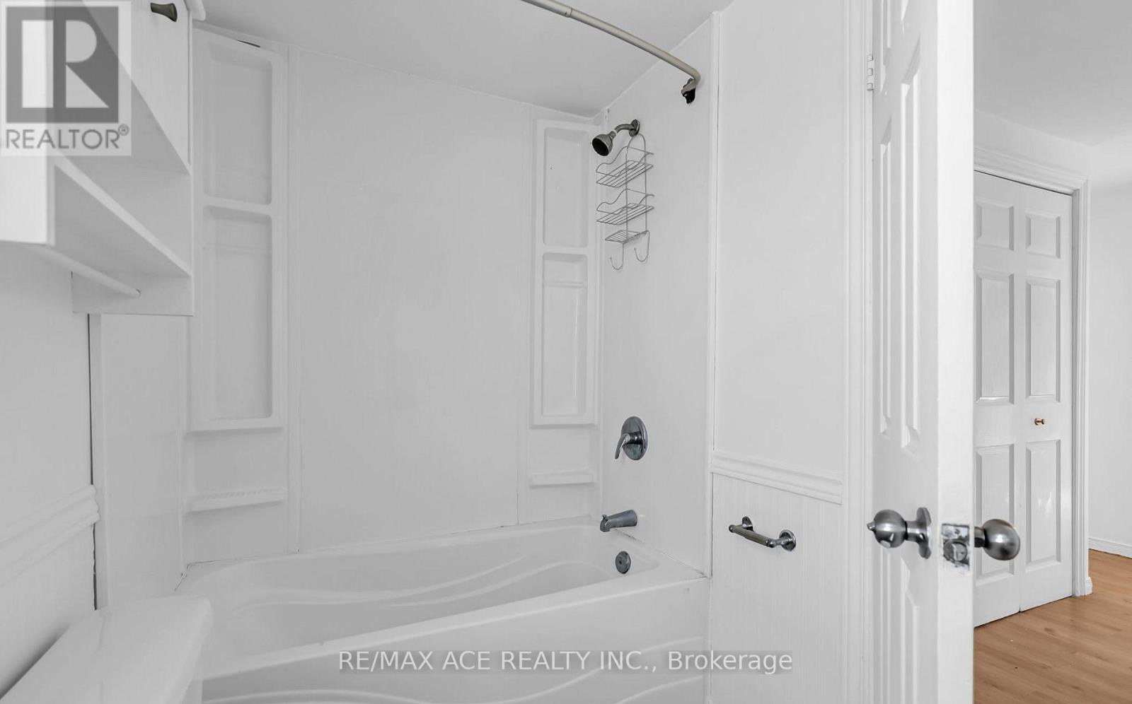 1606 PITT STREET - 19
