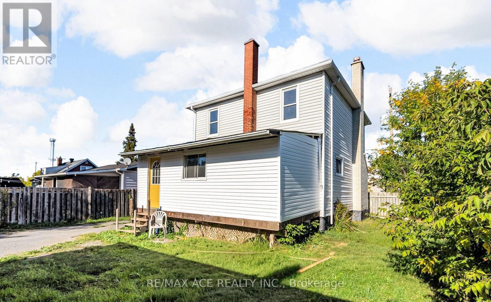 1606 PITT STREET - 25