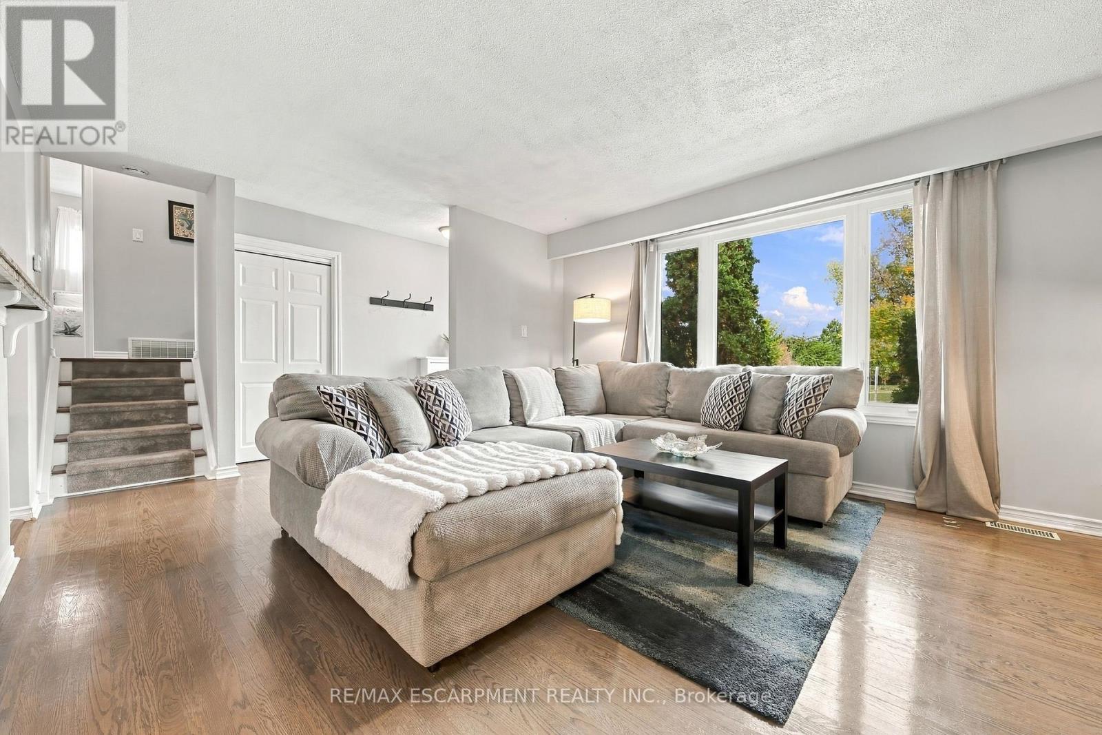 429 Limeridge Road West, Hamilton, ON photo 4