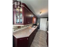 390 Victoria Street, photo 11