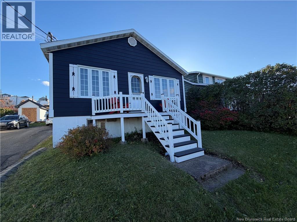 390 Victoria Street photo 3