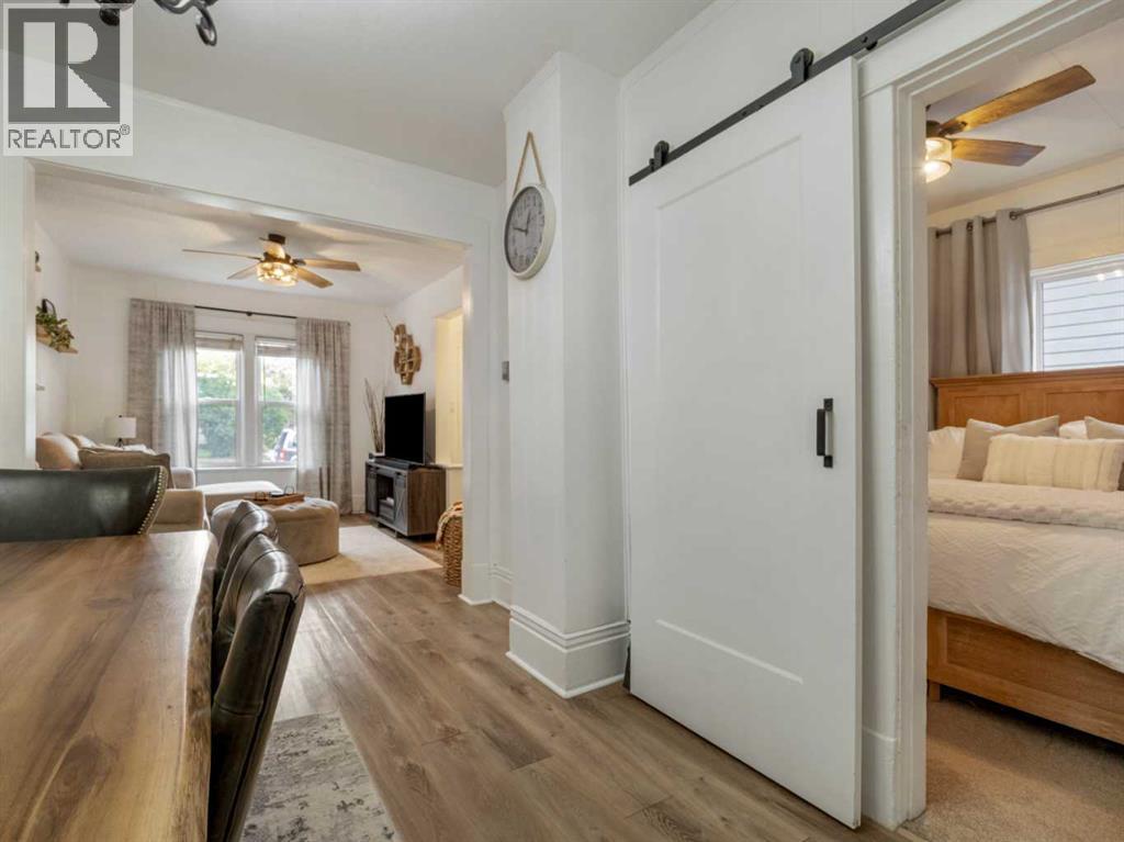 925 9 Street S, photo 14 of 48