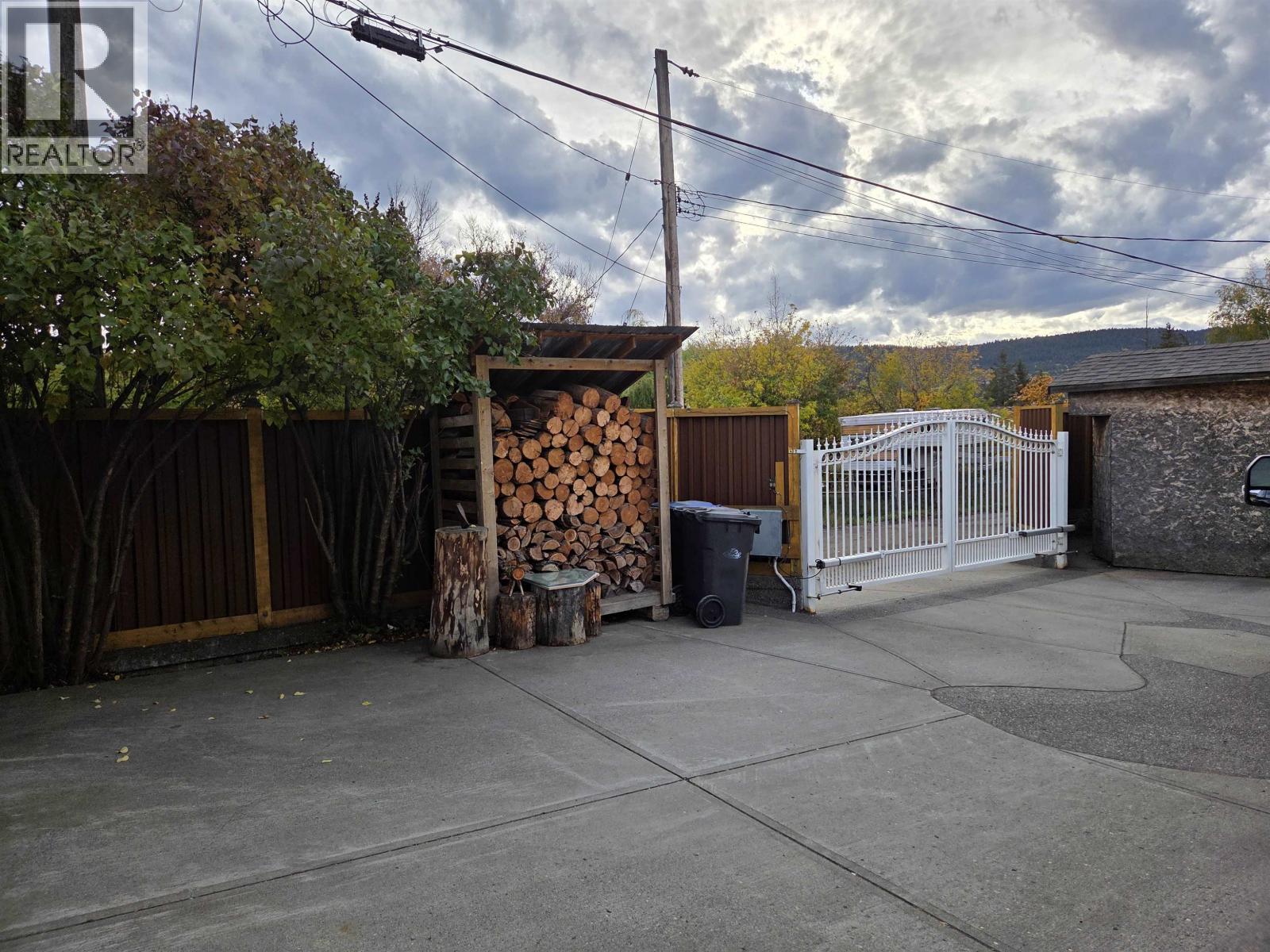 121 S SEVENTH AVENUE, Williams Lake - Image 1