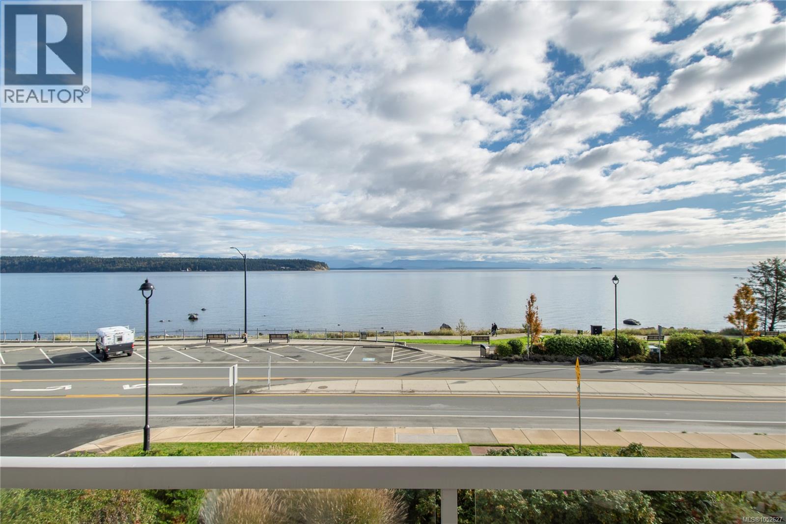 #207 1350 Island Hwy S - 21
