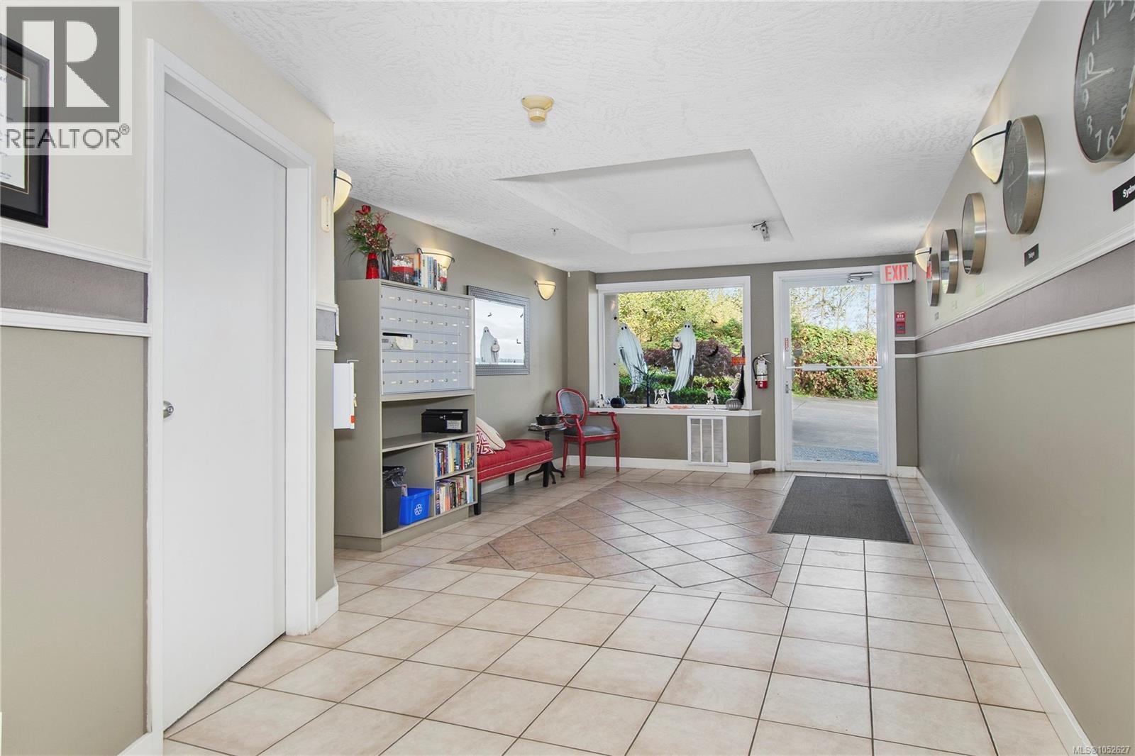 #207 1350 Island Hwy S - 39
