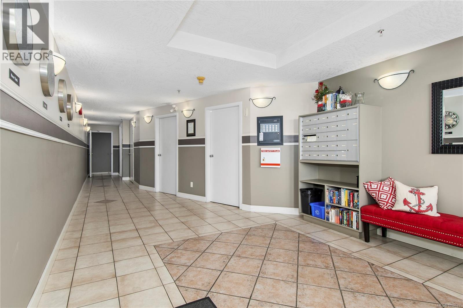 #207 1350 Island Hwy S - 40