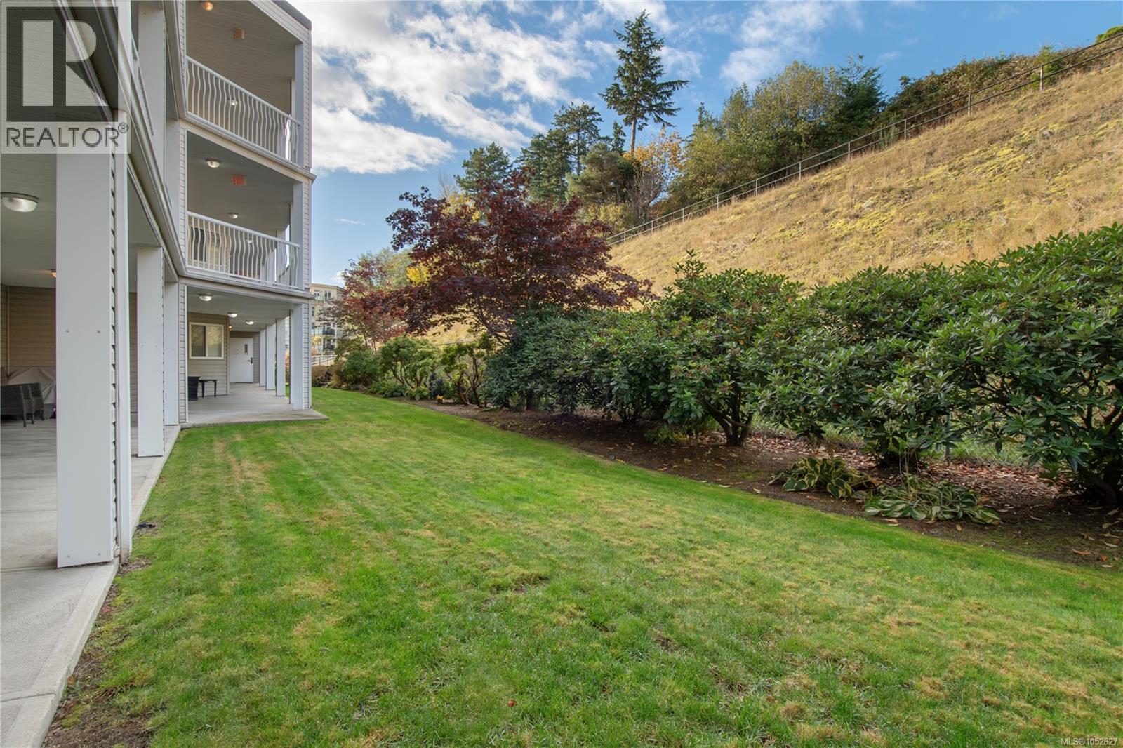 #207 1350 Island Hwy S - 42