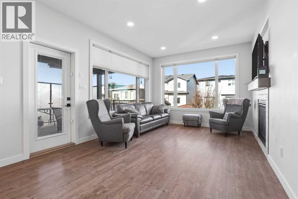 1369 Pacific Circle W, photo 9 of 46