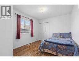 Living room - 246 Fairmont Boulevard S, Lethbridge, AB T1K7M7 Photo 6