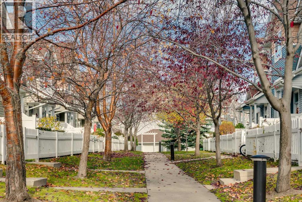 60 Tuscany Court NW photo 33