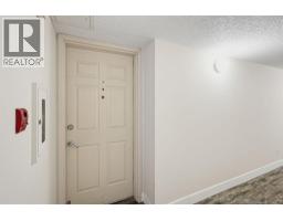 Living room - 201, 60 Jacobs Close, Red Deer, AB T4P4A2 Photo 7