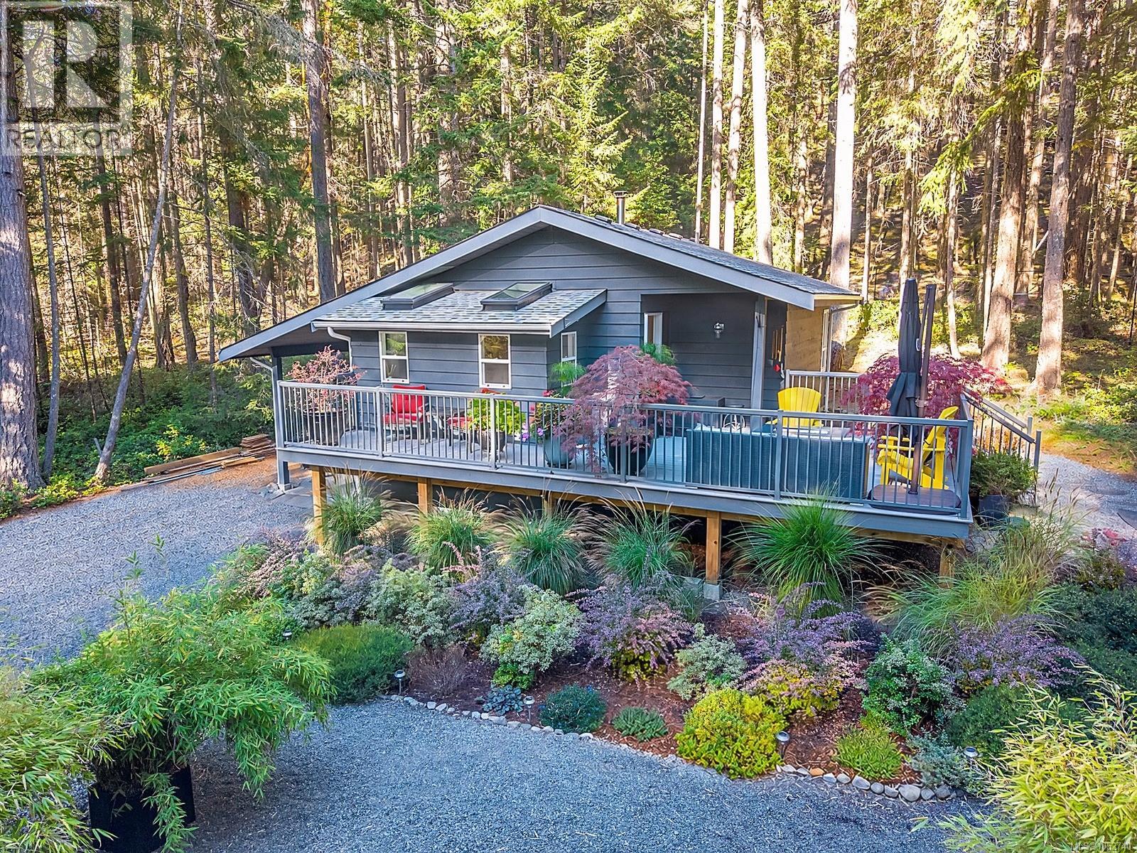 2701 Galley Cres - 1
